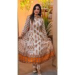 সুতি কাপড়ের গ্রাউন্ড/গোল থ্রি পিস - Image 2