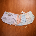 মহিলাদের জন্য মিড-ওয়েস্ট পিওর কটন প্যান্টি (লিক-প্রুফ ফিজিওলজিক্যাল আন্ডারওয়্যার)